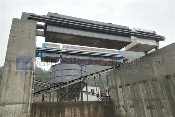 日回收兩千噸風(fēng)化砂的廂式壓濾設(shè)備真的實(shí)惠嗎