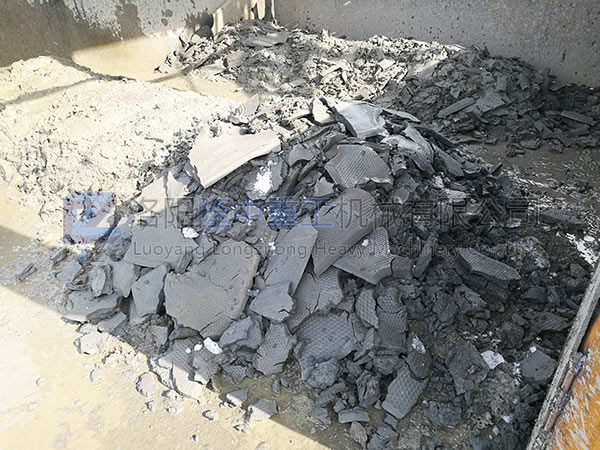 板框污泥壓濾機(jī)設(shè)備：專(zhuān)業(yè)處理洗沙過(guò)程中產(chǎn)生的污水廢水！