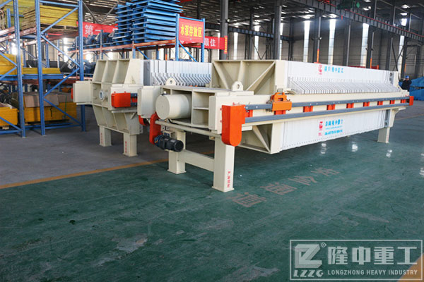 .廂式壓濾機(jī)設(shè)備的污泥是否壓干如何判斷？