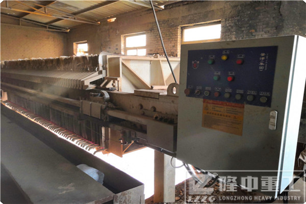 污泥壓濾機中油炸板現(xiàn)象與閥門的開啟速度有關(guān)