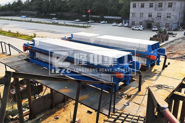 新型廂式壓濾機設(shè)備和普通壓濾機差距這么大，砂廠有b要了解一下
